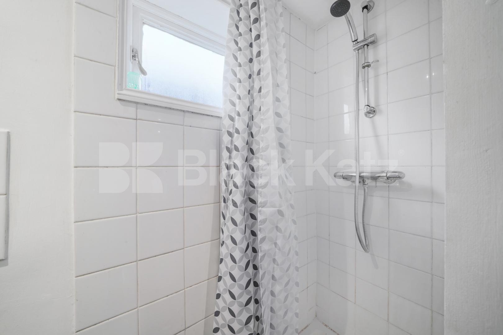 Top floor one bedroom apartment near Brixton Upper Tulse Hill, Brixton